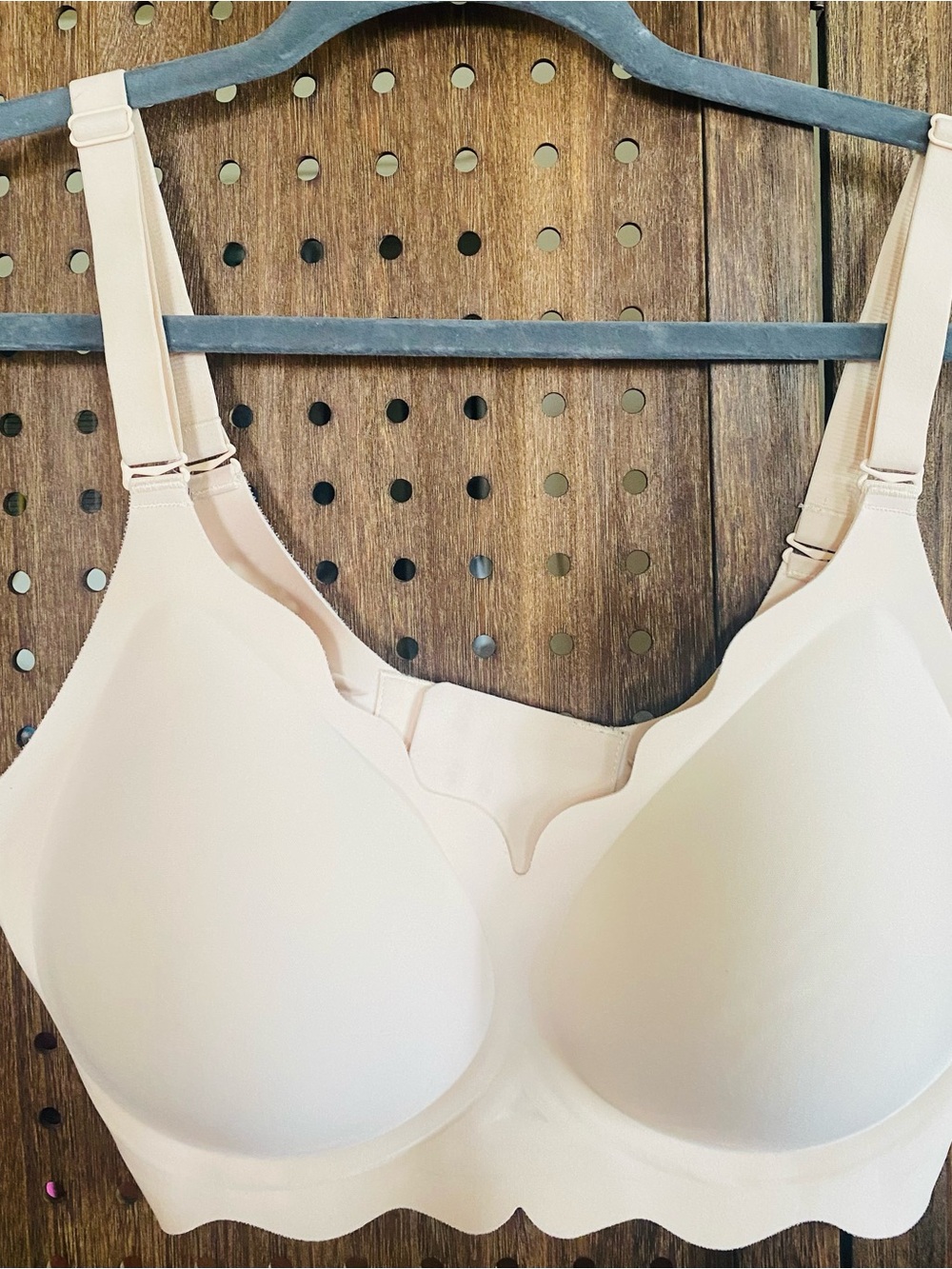 Seamless Nude Everyday T-Shirt Bra Size XL  bra has padding Pre-Owner